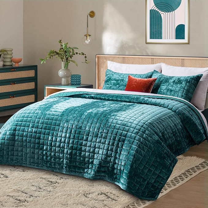 RECYCO Luxury Velvet Quilt Set King Size, Lightweight Velvet Comforter Set, Oversized Bedspread Coverlet Quilted Bedding Set, with 2 Matching Pillow Shams, for All Season, Teal