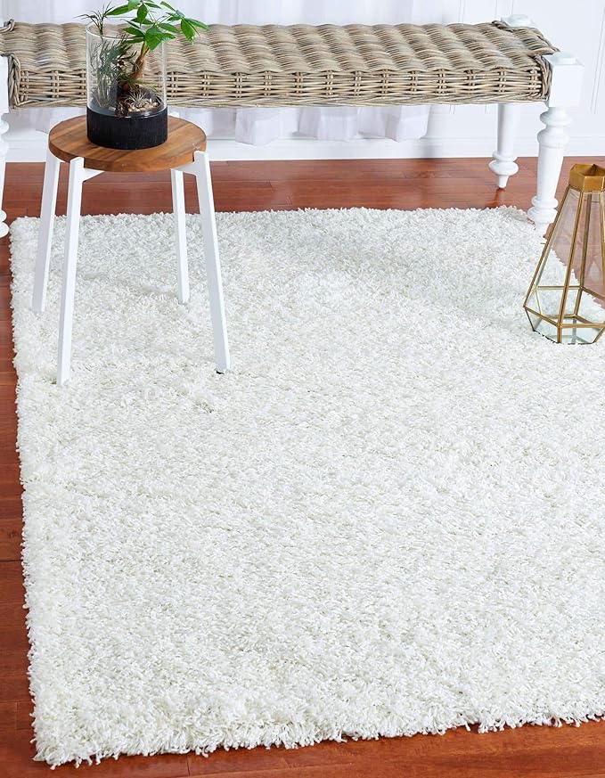 Unique Loom Solid Shag Collection Area Rug (4' 1" x 6' 1" Rectangle, Snow White)