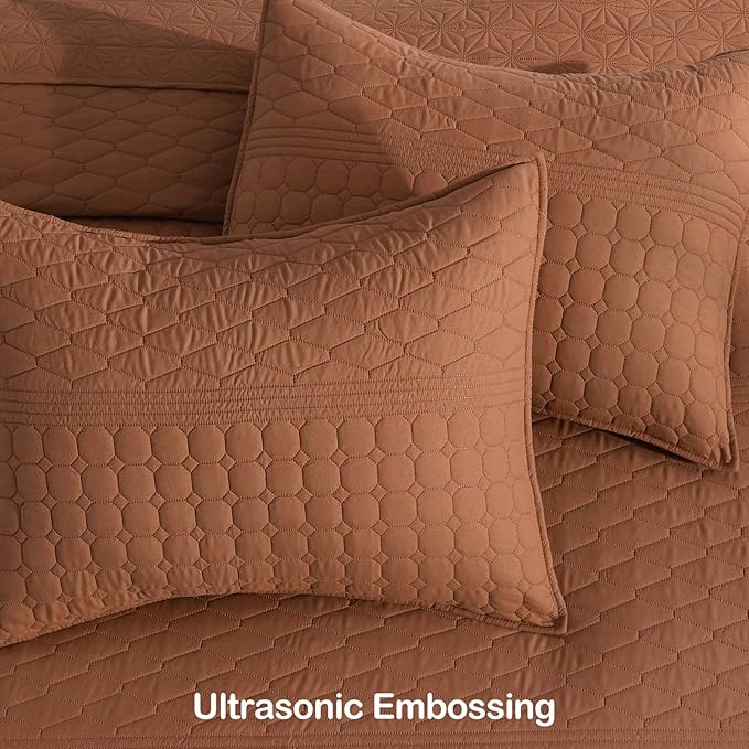 HORIMOTE HOME Burnt Orange Twin Size Quilt Set - Soft Microfiber Bedspread with 1 Sham, Lightweight & All-Season Geometric Coverlet for Cozy Bedding