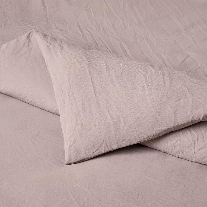Amazon Basics Brushed Microfiber Comforter Set, Extra Soft with Natural Texture, 3-Piece, Queen/Full, Purple