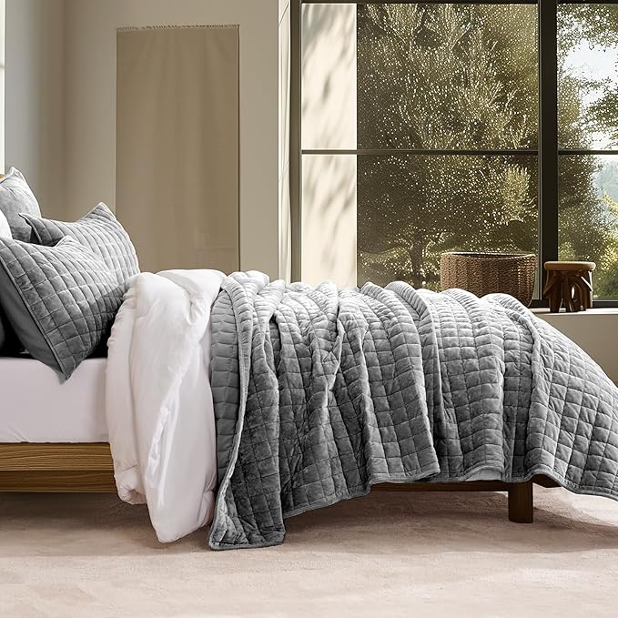 RECYCO Luxury Velvet Quilt Set Full Queen Size Bedding Sets, Ultra Soft Velvet Comforter Set, Lightweight Channel Box Stitch Oversized Bedspread Coverlet for All Season, with 2 Shams, Charcoal Gray