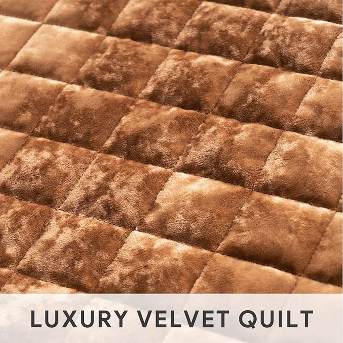 RECYCO Luxury Velvet Quilt Set King Size Bedding Sets, Ultra Soft Velvet Comforter Set, Lightweight Oversized Bedspread Quilted Coverlet for All Season, with 2 Pillow Shams, Rusty Burnt Orange
