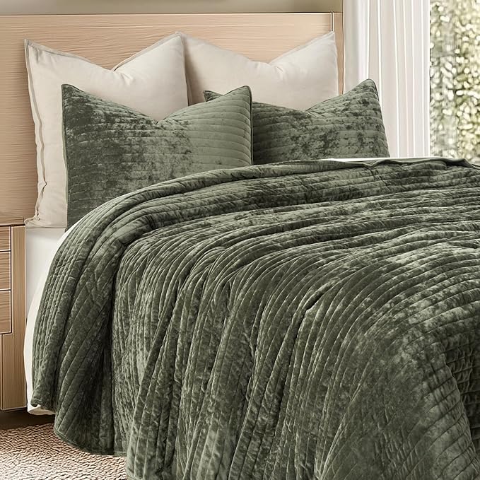 EVERGRACE Velvet Quilt Set California King 118'' x 106'', Luxurious Soft Striped Channel Bedding Set, Lightweight Velvet Comforter for All Season, Oversized Bedspread Coverlet w/ 2 Shams, Olive Green