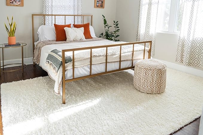 Unique Loom Solid Shag Collection Area Rug (3' 3" x 5' 3" Rectangle, Snow White)
