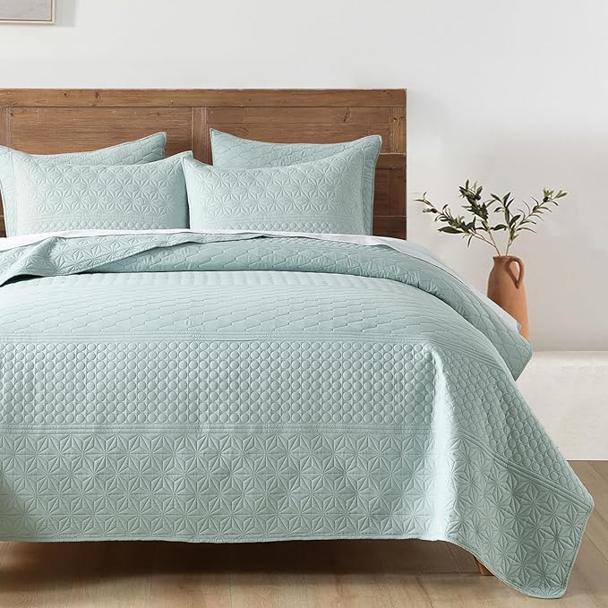 HORIMOTE HOME Sprout Green Twin Size Quilt Set - Soft Microfiber Bedspread with 1 Sham, Lightweight & All-Season Geometric Coverlet for Cozy Bedding
