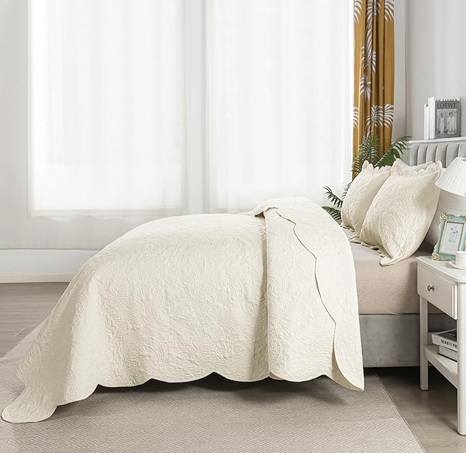 HoneiLife Queen Quilt Bedding Set - Microfiber Quilt Sets for Queen Bed, 3-Piece Lightweight Bedspreads,Reversible Coverlets Rustic Bedlinen Sets, Floral Bedding Set All Season Quilts-Beige
