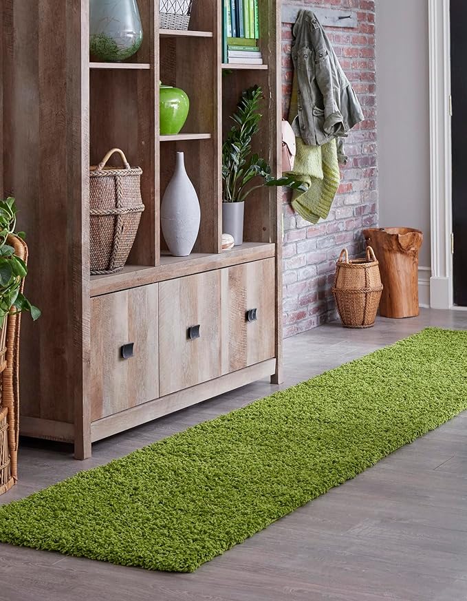 Unique Loom Solid Shag Collection Area Rug (2' 6" x 13' 1" Runner, Grass Green)