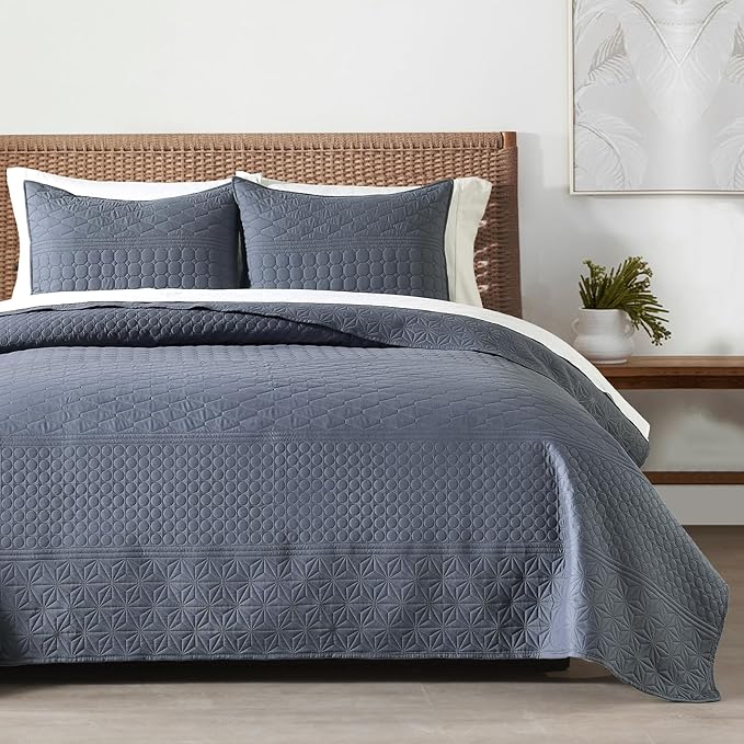 HORIMOTE HOME Steel Blue King Size Quilt Set - Soft Microfiber Bedspread with 2 Shams, Lightweight & All-Season Geometric Coverlet for Cozy Bedding