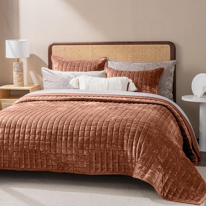 RECYCO Luxury Velvet Quilt Set King Size Bedding Sets, Ultra Soft Velvet Comforter Set, Lightweight Channel Box Stitch Oversized Bedspread Coverlet for All Season, with 2 Shams, Terracotta Fawn