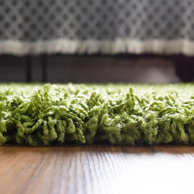 Unique Loom Solid Shag Collection Area Rug (8' x 10' Oval, Grass Green)