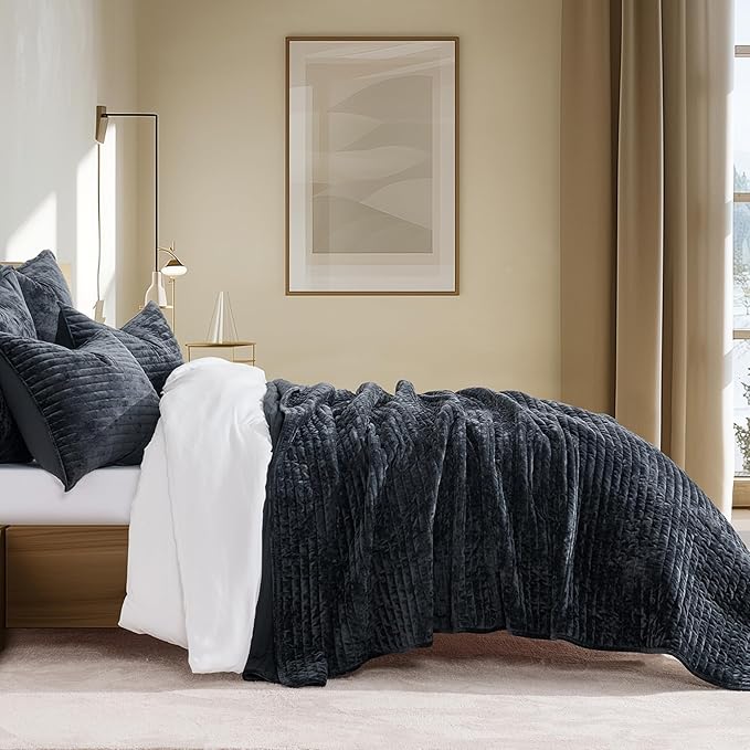 EVERGRACE Velvet Quilt Set Queen Size, Luxurious Soft Striped Channel Bedding Set, Lightweight Velvet Comforter for All Season, Oversized Bedspread Coverlet with 2 Matching Shams, Black