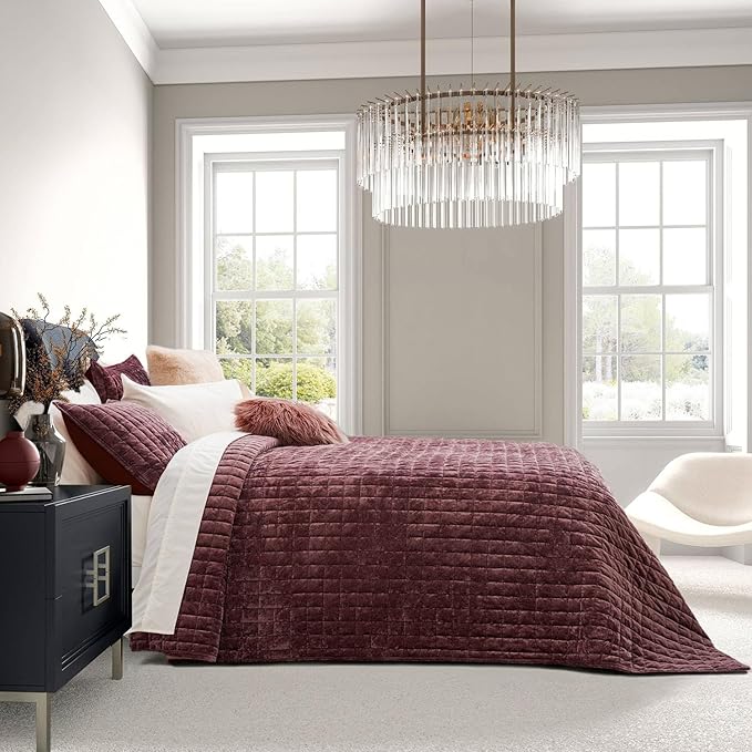 RECYCO Luxury Velvet Quilt Set Full Queen Size Bedding Sets, Ultra Soft Velvet Comforter Set, Lightweight Channel Box Stitch Oversized Bedspread Coverlet for All Season, with 2 Shams, Plum