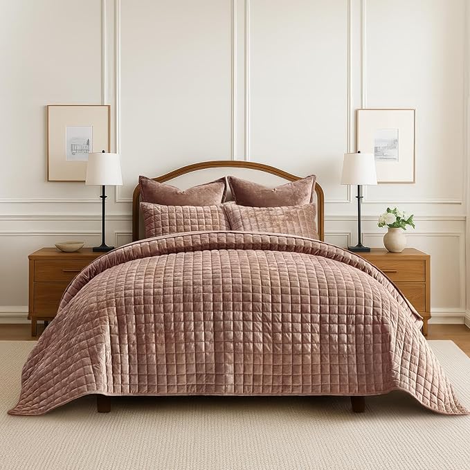 RECYCO Luxury Velvet Quilt Queen Size Bedding Set, Ultra Soft Velvet Comforter Set, Lightweight Quilted Channel Box Stitch Oversized Bedspread Coverlet for All Season, with 2 Shams, Terracotta Clay