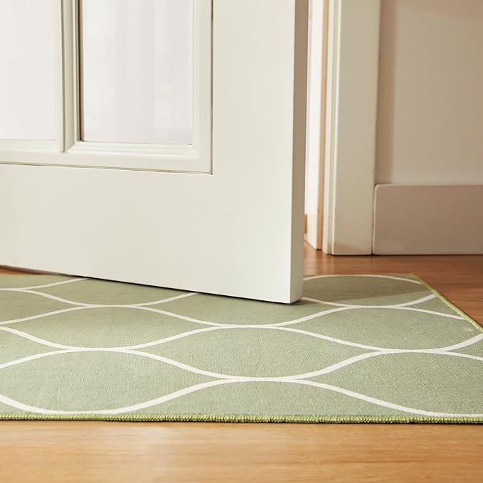 Amazon Basics Thin Indoor Area Rug, Geometric Printed Washable Home Decor Carpet for Living Room Bedroom, 2' W × 3' L, Green Geometric