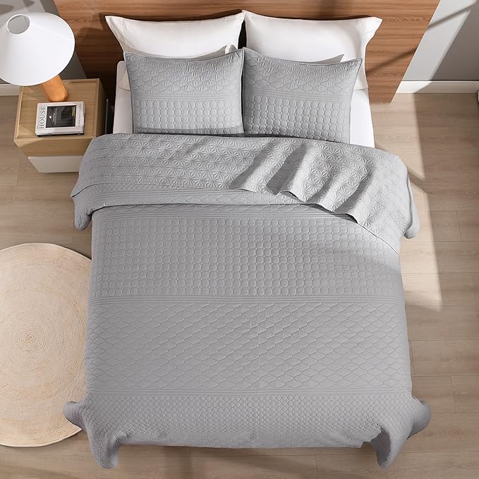 HORIMOTE HOME Grey Queen Size Quilt Set - Soft Microfiber Bedspread with 2 Shams, Lightweight & All-Season Geometric Coverlet for Cozy Bedding