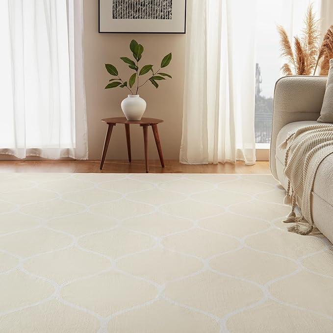 Amazon Basics Thin Indoor Area Rug, Geometric Printed Washable Home Decor Carpet for Living Room Bedroom, 4' W × 6' L, Beige Geometric