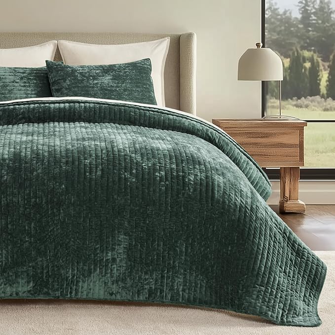 EVERGRACE Velvet Quilt Set King Size, Luxurious Soft Striped Channel Bedding Set, Lightweight Velvet Comforter for All Season, Oversized Bedspread Coverlet with 2 Matching Shams, Pine Green