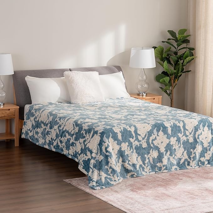 Berkshire Blanket-Classic Heavyweight Warm Soft Printed VelvetLoft® Plush Blanket, King Size Soft Fuzzy Blanket for Couch Sofa Bed, Floral Blue, 90in x 108in