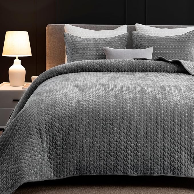 Powdion Velvet Quilt Queen Size, Oversized Bedspread Quilted Bedding Set, Luxurious Coverlet Set Lightweight Velvet Comforter for All Season with Pillow Shams Charcoal Gray, Striped Queen 90x96