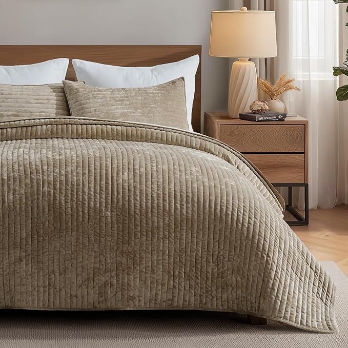 EVERGRACE Velvet Quilt Set Queen Size, Luxurious Soft Striped Channel Bedding Set, Lightweight Velvet Comforter for All Season, Oversized Bedspread Coverlet with 2 Matching Shams, Sand Dune