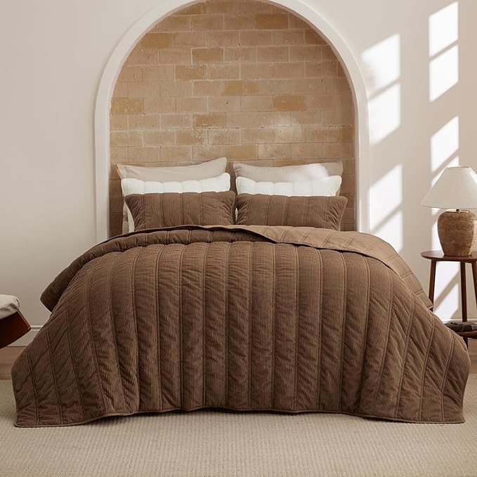 Bedsure Luxury Velvet Quilt King Size - Lightweight Velvet Brown Fluffy Comforter Set, Oversized Corduroy Bedspread Coverlet Winter Bedding Set, Pet-Friendly, Tear-Resistant, Ultra-Soft, 106"x96"