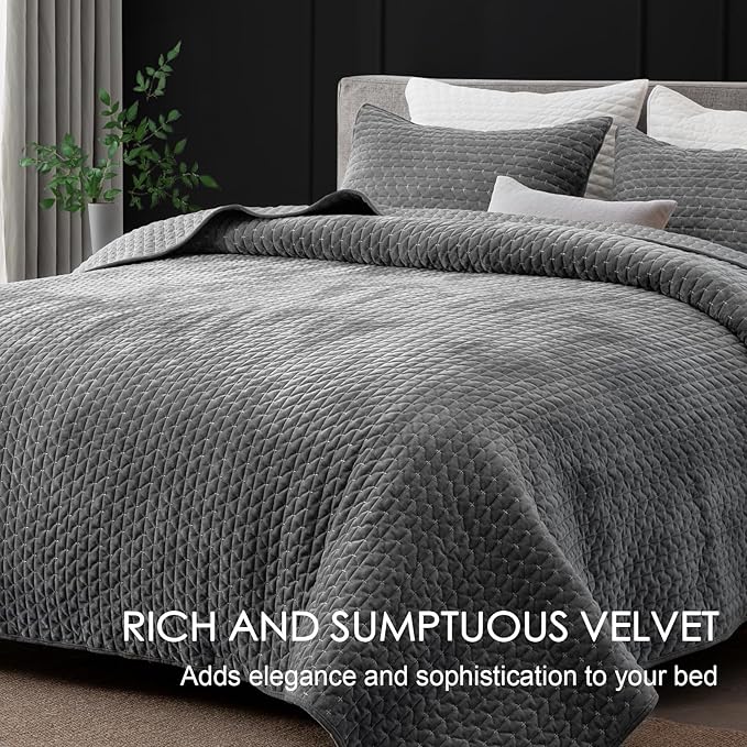 Powdion Velvet Quilt King Size, Oversized Bedspread Quilted Bedding Set, Luxurious Soft Coverlet Set Lightweight Velvet Comforter for All Season with 2 Pillow Shams, 96x106 Striped Quilt Set Gray
