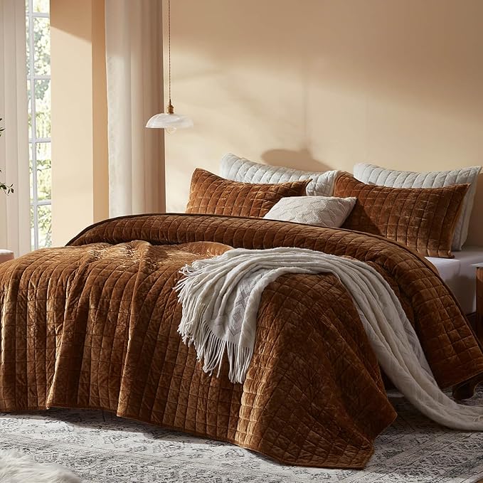 LEAONME Velvet Quilt King Size-98''x106'', Lightweight Caramel Velvet Comforter Set with 2 Pillow Shams, Soft Bedspread Coverlet Quilted Bedding Set for All Season