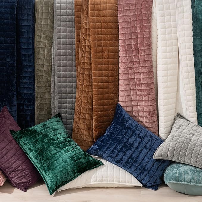 RECYCO Luxury Velvet Quilt Set King Size Bedding Sets, Ultra Soft Velvet Comforter Set, Lightweight Channel Box Stitch Oversized Bedspread Coverlet for All Season, with 2 Shams, Emerald Green