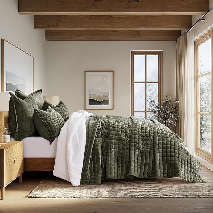 RECYCO Luxury Velvet Quilt Set Full Queen Size, Lightweight Velvet Comforter Set, Oversized Bedspread Coverlet Quilted Bedding Set, with 2 Matching Pillow Shams, for All Season, Olive Green