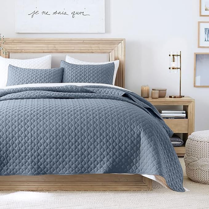 HORIMOTE HOME Quilt King Size Dusty Blue, Lightweight Quilt for Summer Ultra-Soft Microfiber Modern Style Quilted Clouds Pattern Bedspread Quit Set 3 Pieces(1 Quilt and 2 Pillow Shams)