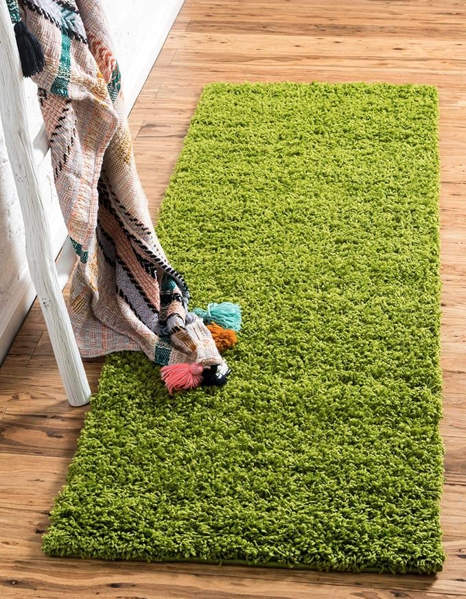 Unique Loom Solid Shag Collection Area Rug (2' 6" x 16' 5" Runner, Grass Green)