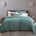 RECYCO Luxury Velvet Quilt Set Twin/Twin XL Size, Lightweight Velvet Comforter Set, Oversized Bedspread Coverlet Quilted Bedding Set, with 1 Matching Pillow Sham, for All Season, Aqua Green