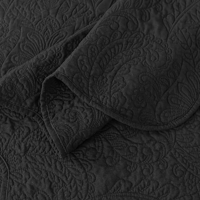 HoneiLife Queen Quilt Bedding Set - Microfiber Quilt Sets for Queen Bed, 3-Piece Lightweight Bedspreads,Reversible Coverlets Rustic Bedlinen Sets, Floral Bedding Set All Season Quilts-Black