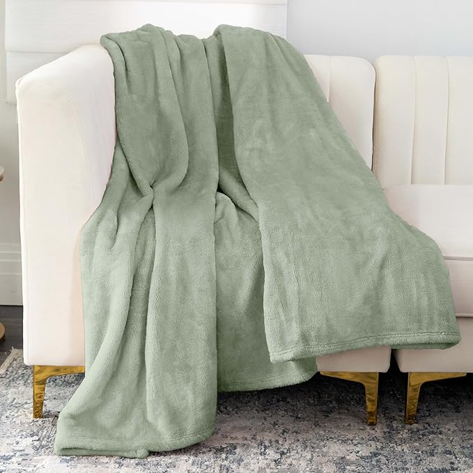 Nicole Miller Oversized Plush Fleece Throw Blanket – Ultra Soft, Lightweight & Cozy – 60" x 70" Warm Flannel Blanket for Couch, Bed & Travel – Machine Washable (Green-Sage)