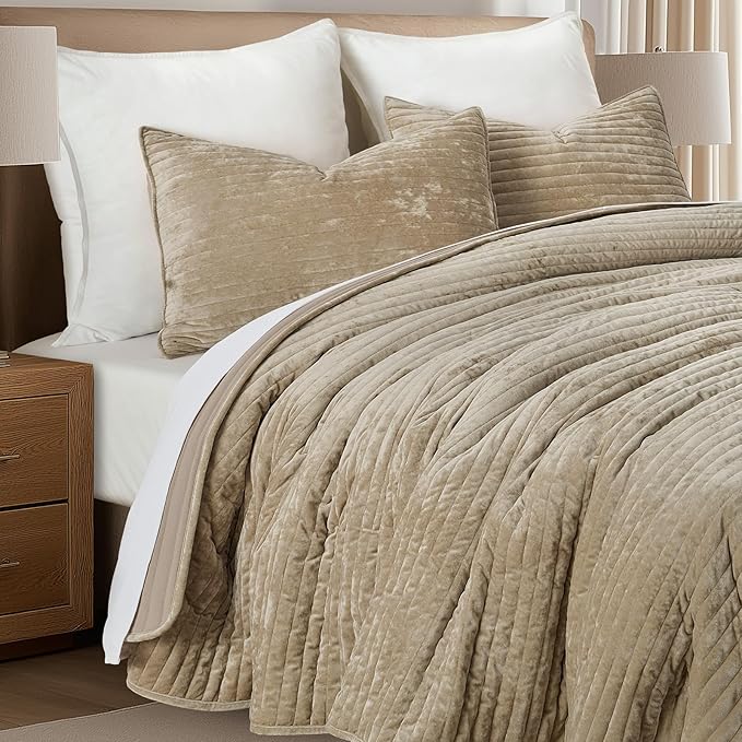 EVERGRACE Velvet Quilt Set Queen Size, Luxurious Soft Striped Channel Bedding Set, Lightweight Velvet Comforter for All Season, Oversized Bedspread Coverlet with 2 Matching Shams, Sand Dune