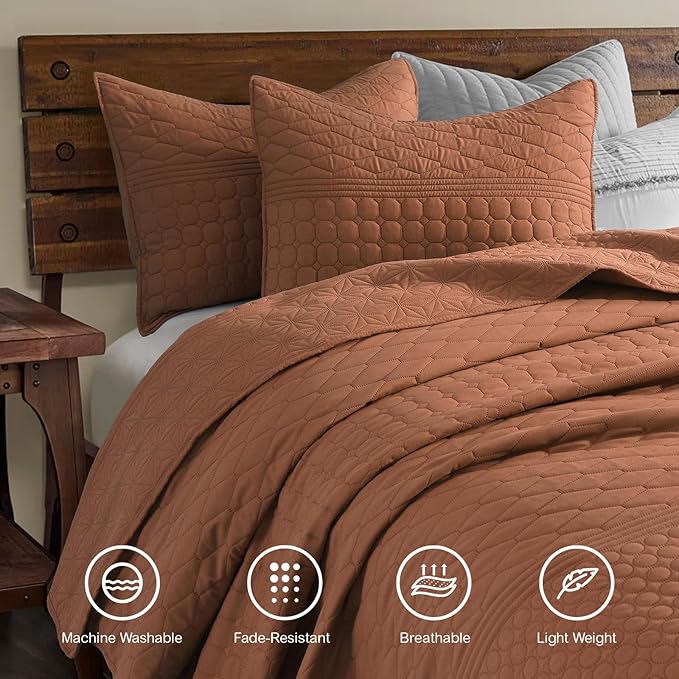 HORIMOTE HOME Burnt Orange King Size Quilt Set - Soft Microfiber Bedspread with 2 Shams, Lightweight & All-Season Geometric Coverlet for Cozy Bedding