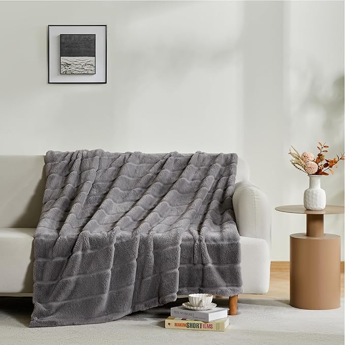Sophia & William Throw Blanket for Couch Sofa(60x80 Inches) - Faux Fur Throw Soft Cozy, Gifts for Women, Grey