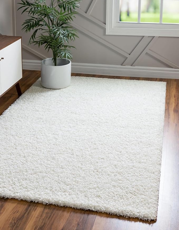 Unique Loom Solid Shag Collection Area Rug (4' 1" x 6' 1" Rectangle, Snow White)