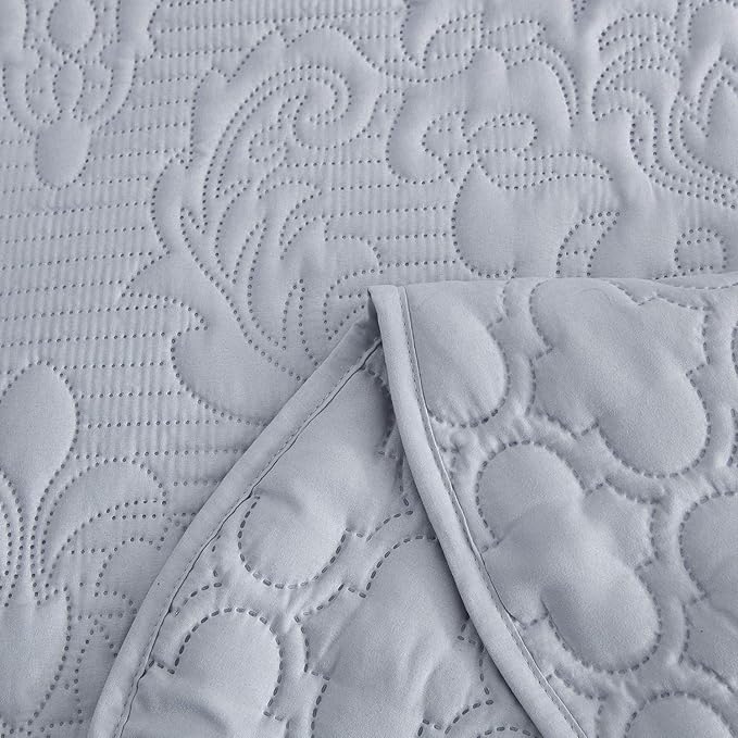 CHIXIN Oversized Bedspread Coverlet Set King Size - Lightweight Bedding Cover - Ultrasonic Quilting - 5 Piece Reversible Bedspread - Elegant Damask Paisley Pattern (King, Light Grey)