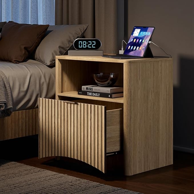 Evermagin Fluted Nightstand with Charging Station, Natural Oak Bedside Table with Drawer and Storage, Wood End Table Mid Century Modern, Large Night Stand for Bedroom
