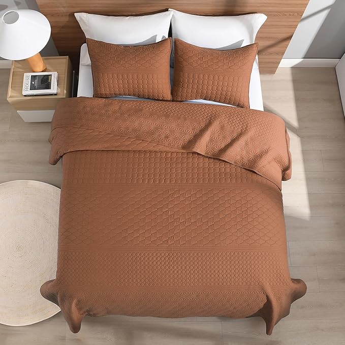 HORIMOTE HOME Burnt Orange Twin Size Quilt Set - Soft Microfiber Bedspread with 1 Sham, Lightweight & All-Season Geometric Coverlet for Cozy Bedding