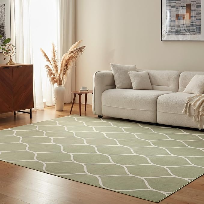 Amazon Basics Thin Indoor Area Rug, Geometric Printed Washable Home Decor Carpet for Living Room Bedroom, 4' W × 6' L, Green Geometric