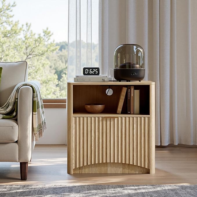 Evermagin Fluted Nightstand Set of 2 with Charging Station, Natural Oak Bedside Table with Drawer and Storage, Wood End Table Mid Century Modern, Large Night Stand for Bedroom