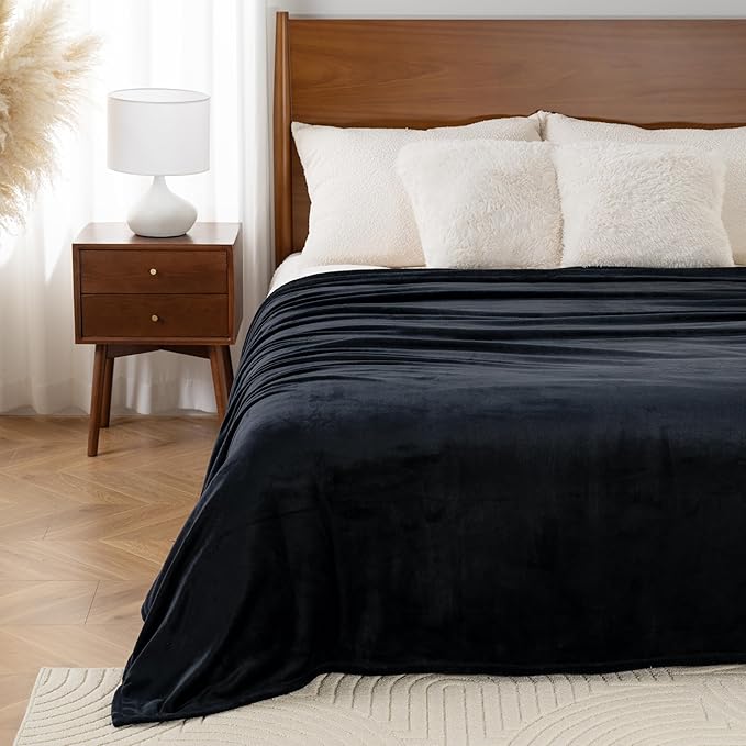 Luxury Fleece Warm Blanket, Soft Lightweight Velvety Plush Blanket for Sofa and Bed, Cozy Comfy for All Seasons(Black, 70×90 Inches)