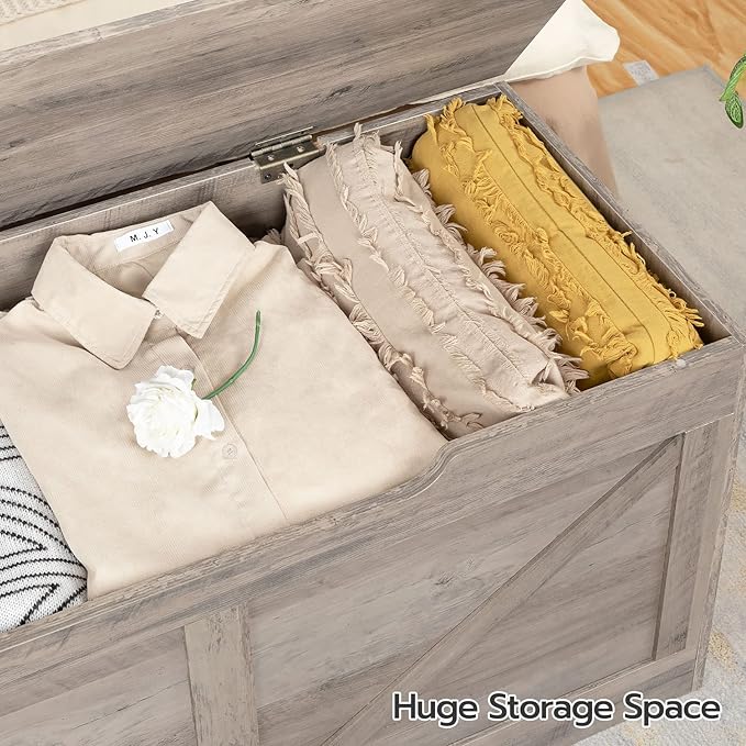 HOOBRO Storage Bench, 29.5” Retro Wooden Storage Chest with U-Shaped Cut-Out Pull, Safety Hinge, Supports 220 lb and Easy Assembly for Toy Box Organizer (Greige) BG77CW01