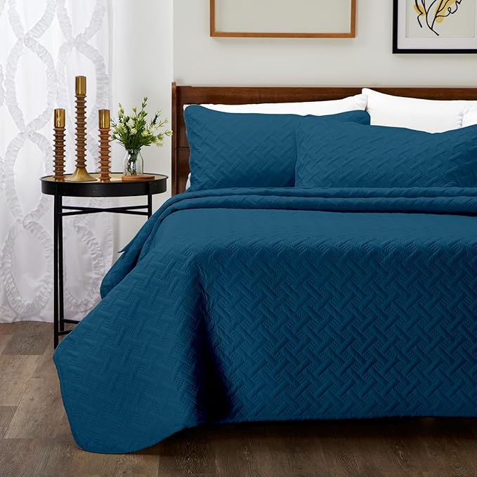 Cosy House Collection Luxury Rayon Derived from Bamboo 3-Piece Quilt Set - Ultra Soft Quilted Coverlet Bedspread - Classic Weave Stitch - Includes Quilt and 2 Pillow Shams (Full/Queen, Navy Blue)