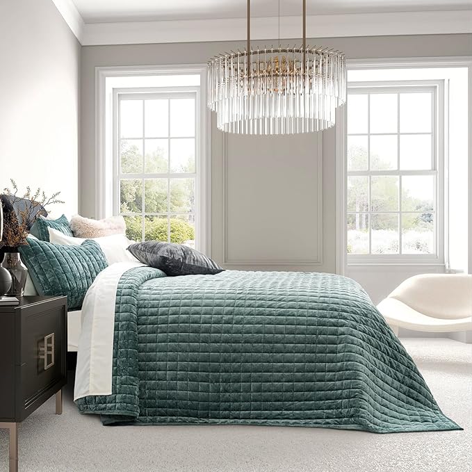 RECYCO Luxury Velvet Quilt Set King Size, Lightweight Velvet Comforter Set, Oversized Bedspread Coverlet Quilted Bedding Set, with 2 Matching Pillow Shams, for All Season, Aqua Green