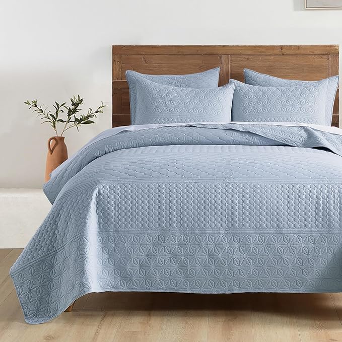 HORIMOTE HOME Light Blue Queen Size Quilt Set - Soft Microfiber Bedspread with 2 Shams, Lightweight & All-Season Geometric Coverlet for Cozy Bedding