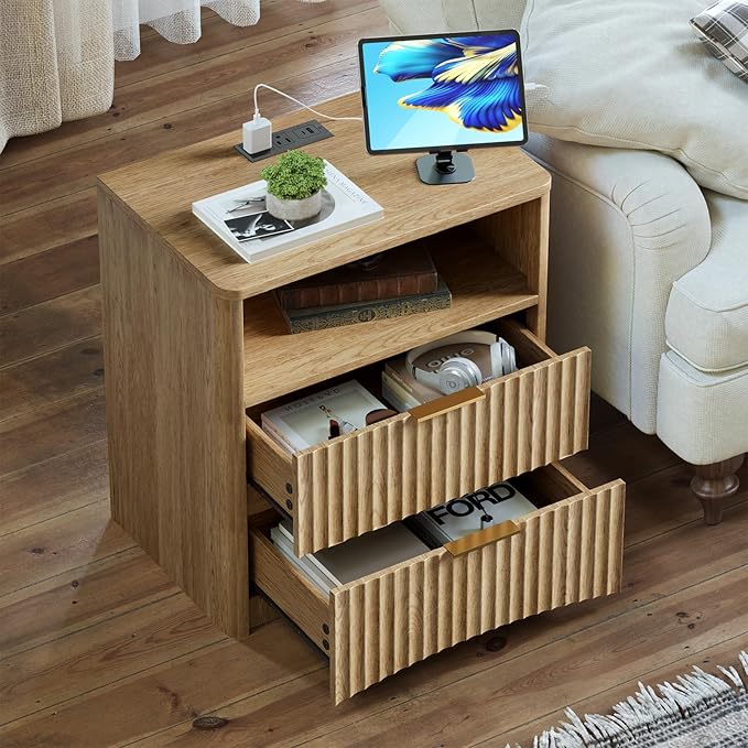 Evermagin Fluted Nightstand Set of 2 with Charging Station, Natural Oak Bedside Table with 2 Drawers, Wood End Table with Storage Mid Century Modern, Large Night Stand for Bedroom