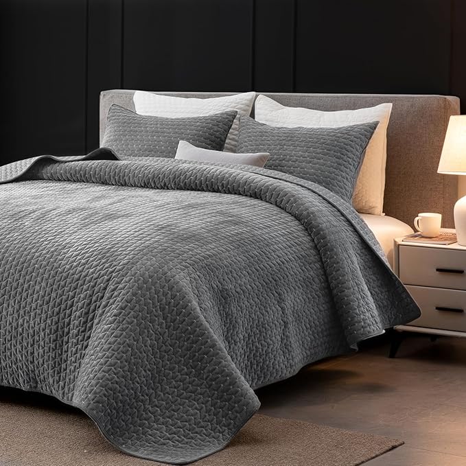 Powdion Velvet Quilt King Size, Oversized Bedspread Quilted Bedding Set, Luxurious Soft Coverlet Set Lightweight Velvet Comforter for All Season with 2 Pillow Shams, 96x106 Striped Quilt Set Gray
